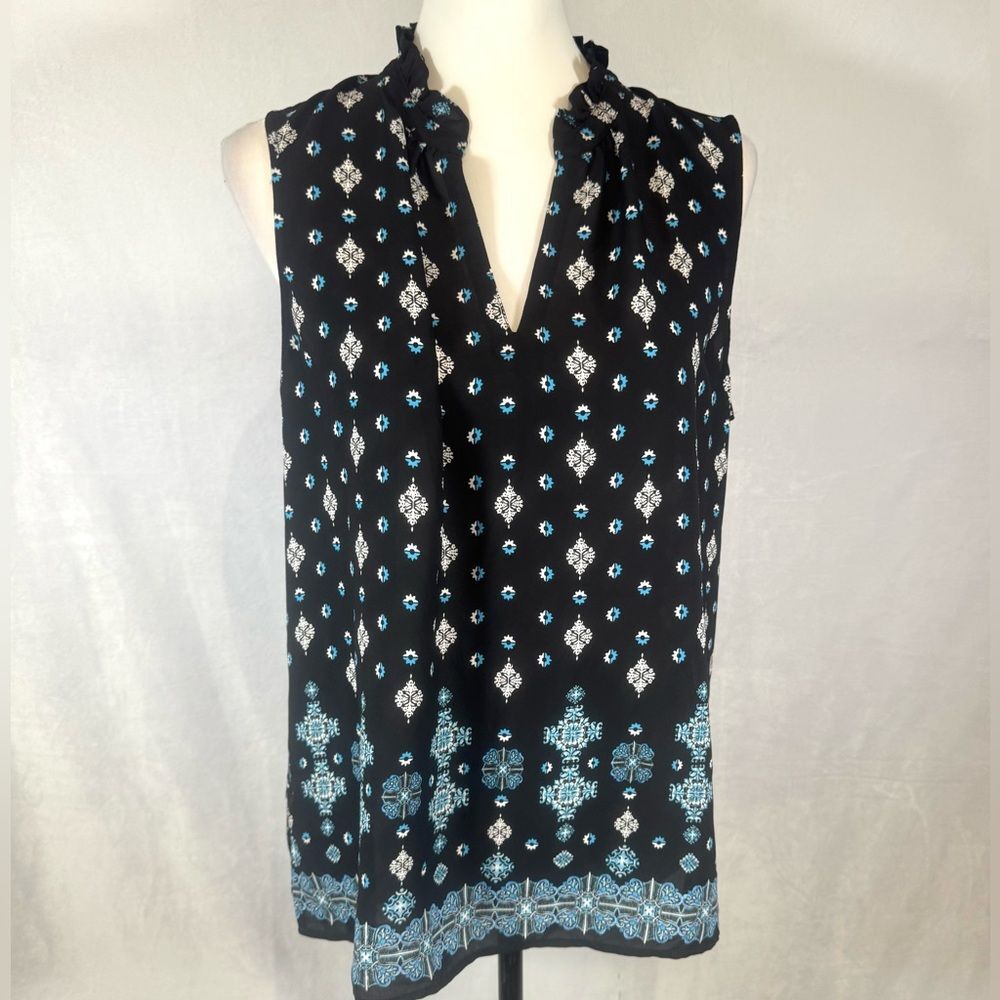 Ann Taylor navy blue and white all over print mixed media top size medium